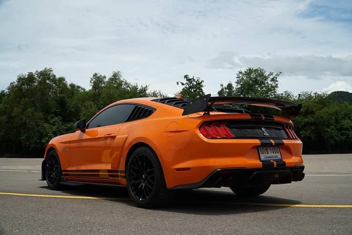 Ford Mustang สีส้ม ปี 2020 6