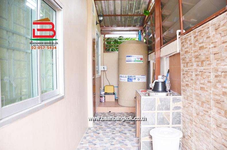 ทาวน์เฮาส์ หลังริม หมู่บ้าน ลานมณี ซอยสายไหม 55 เนื้อที่ 31.4 ตรว. ถนนสายไหม แขวงสายไหม เขตสายไหม กรุงเทพฯ 8