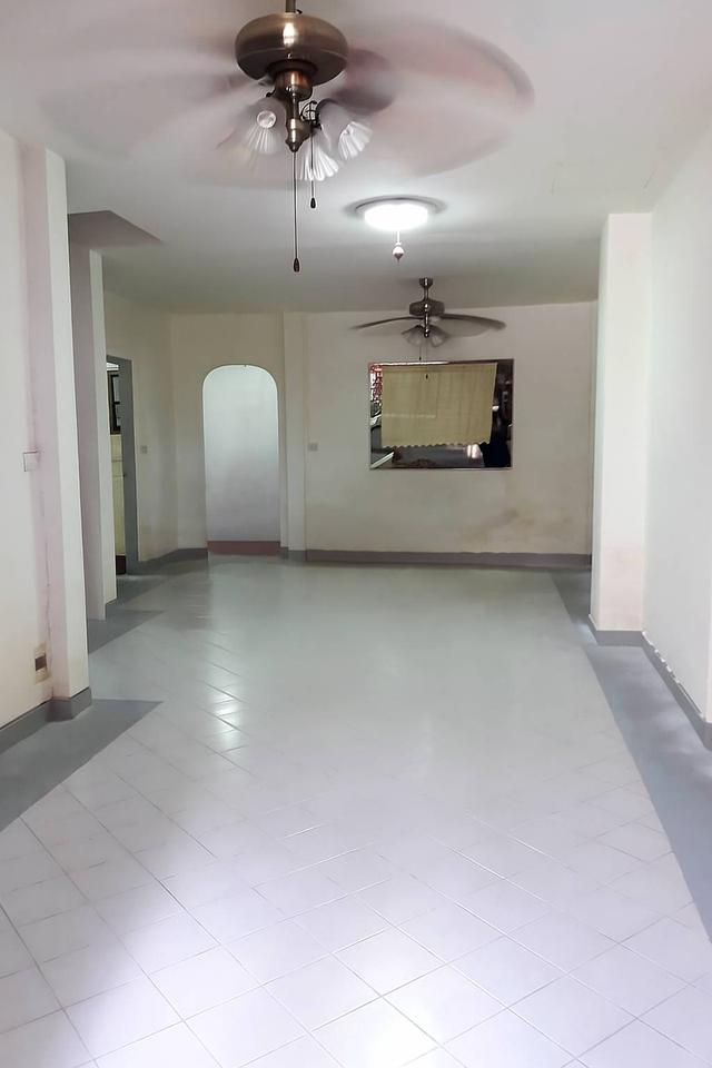 ขายบ้านทาวน์เฮ้าส์ รังสิตคลอง 3 ถูกสุดในโครงการ 4