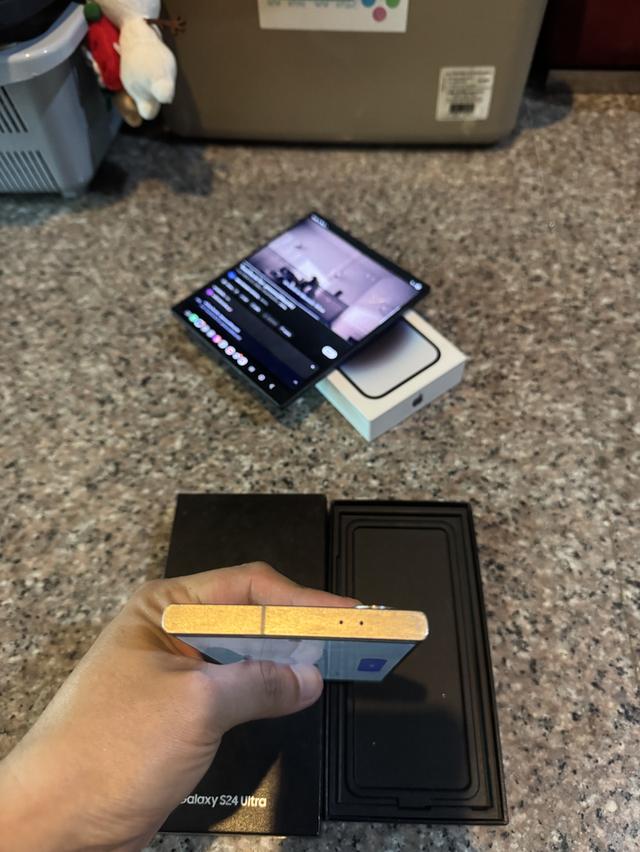 ขายๆๆๆถูกSamsungS24UltraสีหายากSilver Titanuim 512กิ๊กRam12มีกล่องสูนTrueสภาพสวยการใช้งานดีเยี่ยมทุกๆฟังชั่นเครื่องรีสโตได้ตลอดไม่มีติดแอคเค้าใดๆคับ 3