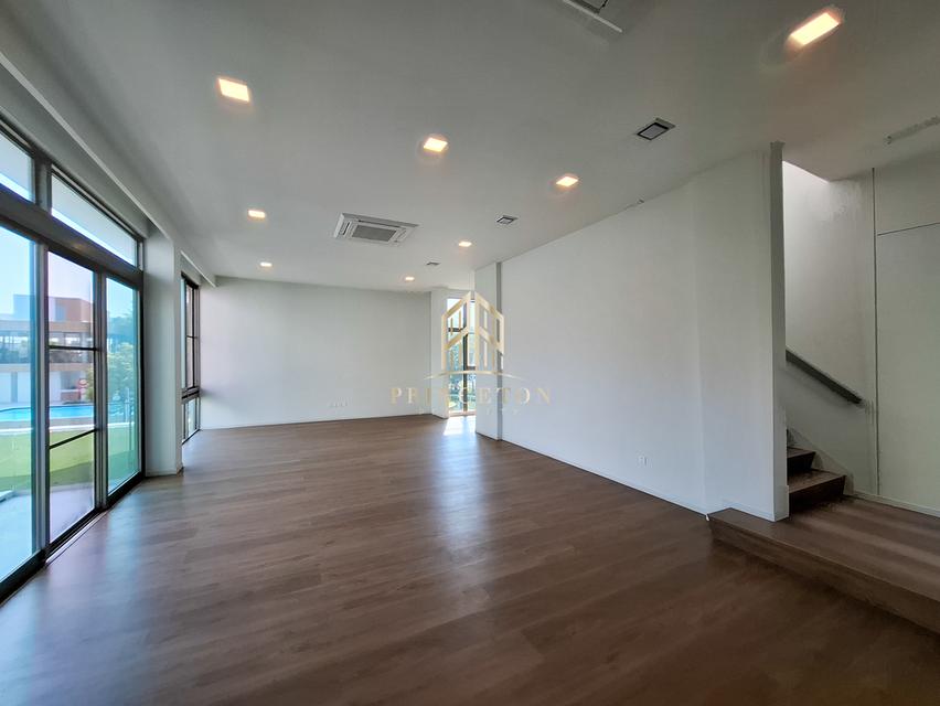 VIVE Rama 9 â Luxurious 3-Story Home in Modern Japanese Design 6