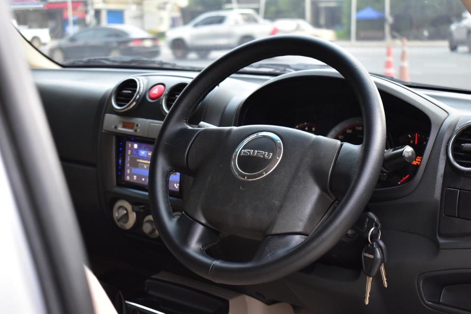 รหัสรถ PB9713 ISUZU DMAX 2.5 TITANUM HILANDER สี่ประตู ดีเซล ปี2011  20