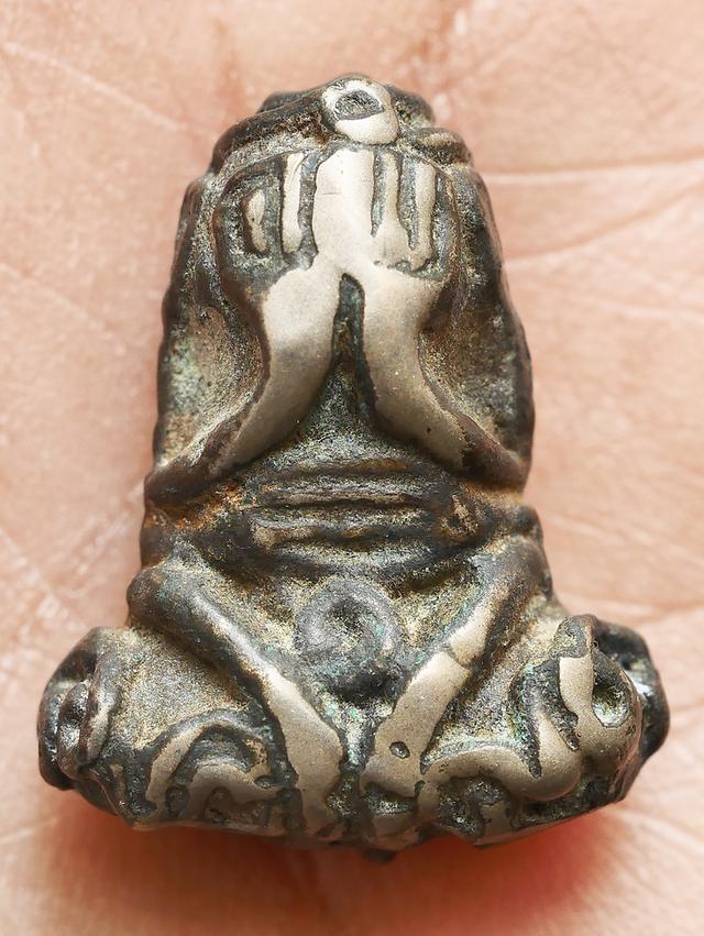 พระปิดตายันต์ยุ่ง หลวงปู่เอี่ยมวัดหนัง เนื้อสำริดเงิน....เก่าๆ 6