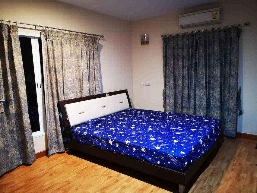 ให้เช่าบ้านเดี่ยวใหม่ 2 ชั้น หมู่บ้านวราบดินทร์ ลำลูกกาคลอง 5 ปทุมธานี  หลังมุม พท.100 ตรว.4นอน 3 น้ำ จอดรถ 4 คัน  มีเฟอร์+เครื่องใช้ไฟฟ้าพร้อมอยู่  ต 8