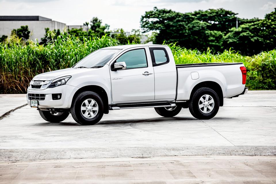 Isuzu D-Max Hi-Lander Cab 2.5 VGS Z ท๊อปปี2015 เกียร์ธรรมดา สีเทา 10