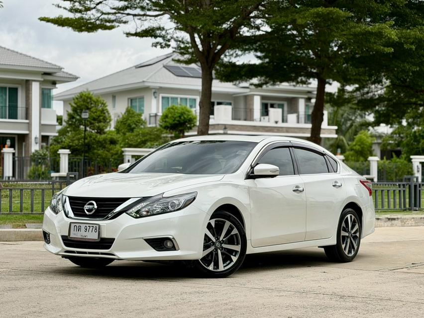 Nissan Teana 2.0 XL Navi CVT Minorchange (L33) ปี 2020 สีขาว ใช้งานน้อย 21,xxx โล ประวัติครบ เจ้าของเดียว ไม่เคยติดแก๊ส