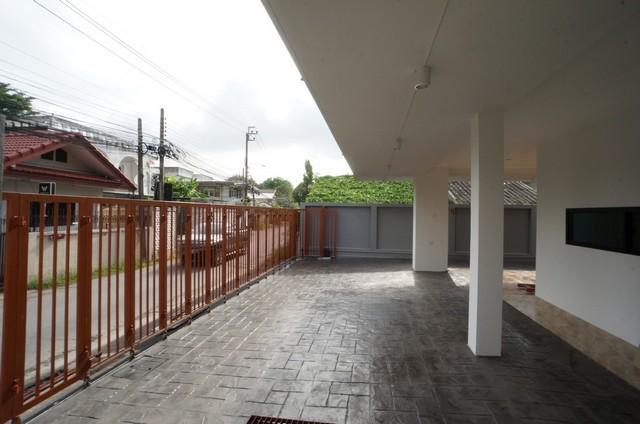 ให้เช่าโฮมออฟฟิศ 3.5 ชั้น 50 ตร.ว. ย่านรัชดา ลาดพร้าว-วังหิน โชคชัย 4 ใกล้ MRT ลาดพร้าว 2