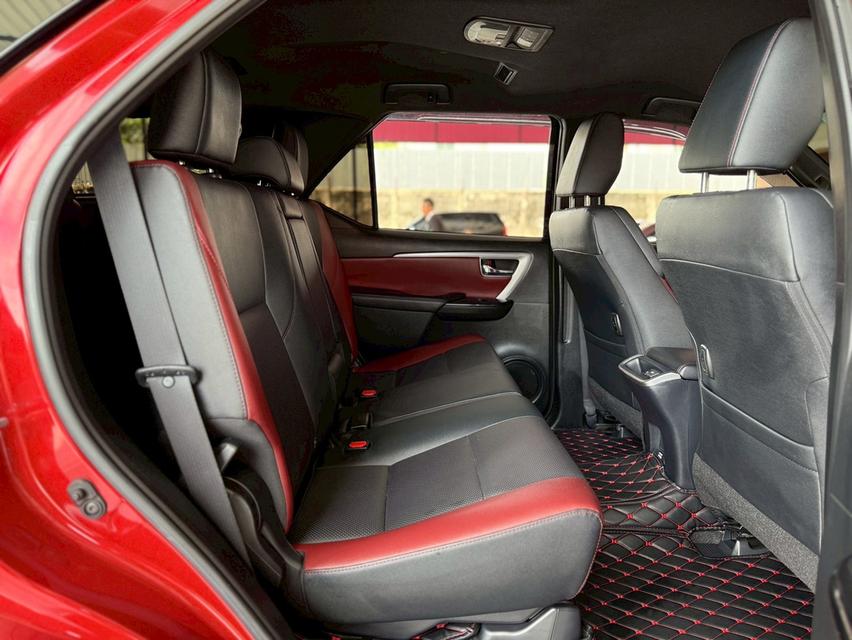 ปี 2023 TOYOTA FORTUNER, 2.4 LEGENDERรถมือเดียว สภาพสวย  12