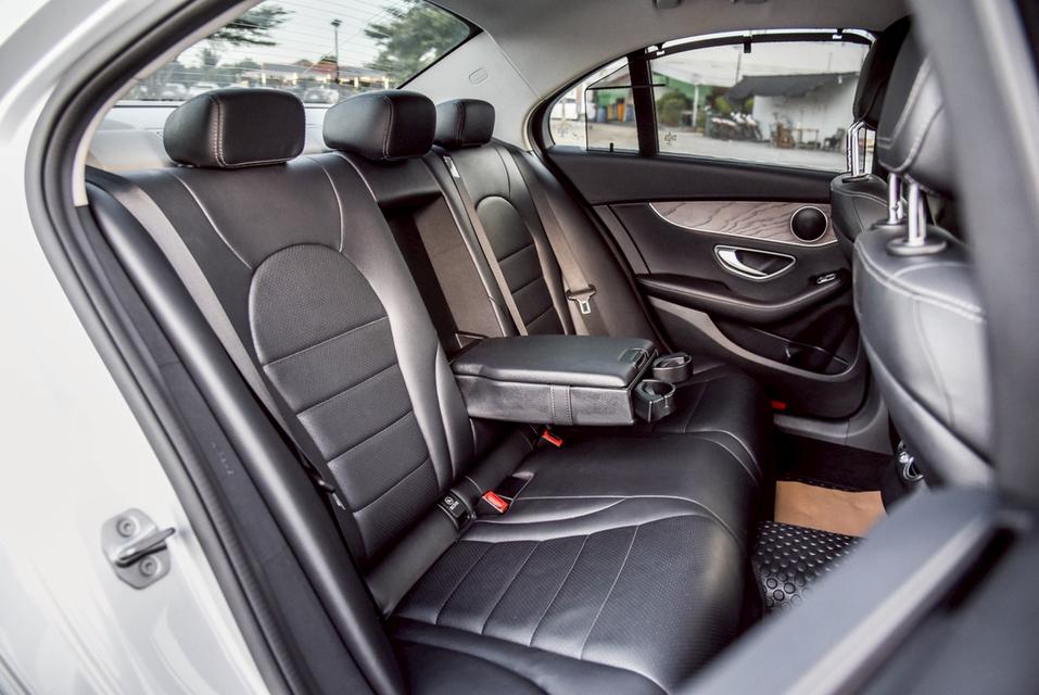รหัสรถ CBL7117 Mercedes-Benz C350e 2.0 Exclusive AT 2017 11