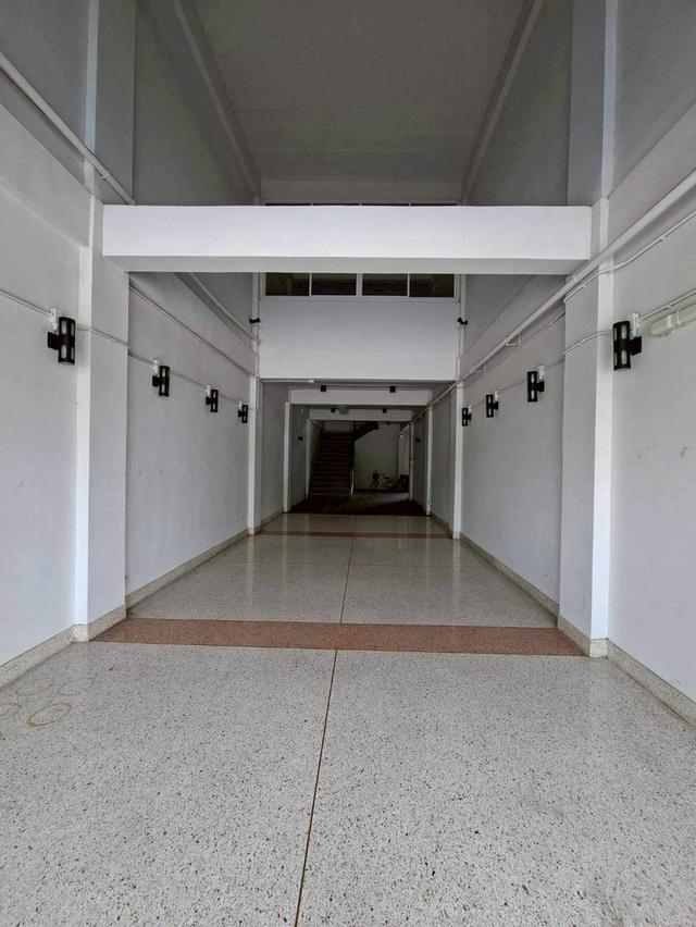 ให้เช่าพื้นที่ออฟฟิศ ใกล้สนามบินสุวรรณภูมิ ติดถนนใหญ่ เดินทางสะดวก (N.1885)