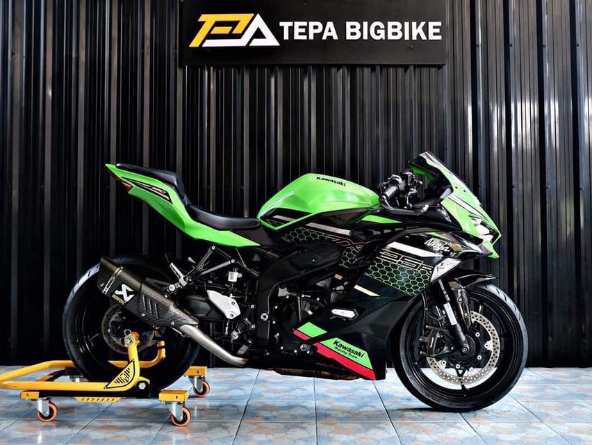 Kawasaki Ninja ZX-25R ABS SE ปี 2020 รถสีสวยมือ 2 2