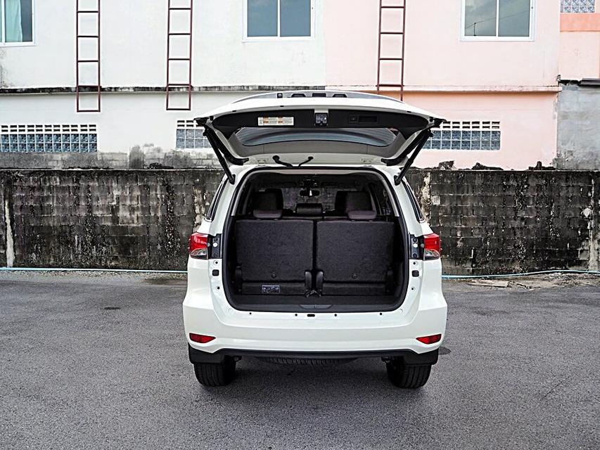 TOYOTA FORTUNER 2.4 V  ปี2019 9