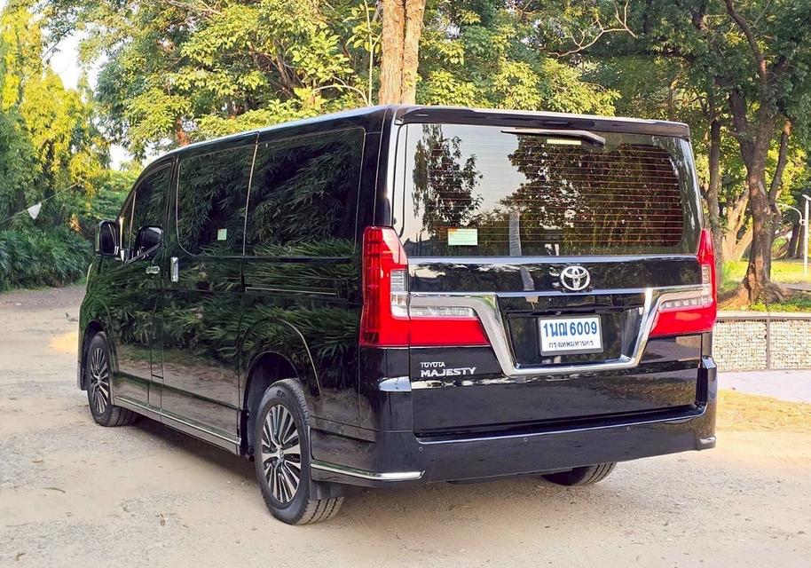 รหัสรถ PAT6009 Toyota Majesty 2.8 Premium ปี 2020 สีดำ