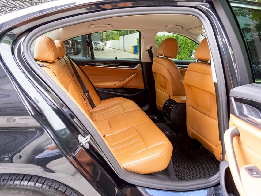 BMW 530e ELITE Plug-in Hybrid ปี 2019 รูปที่ 13