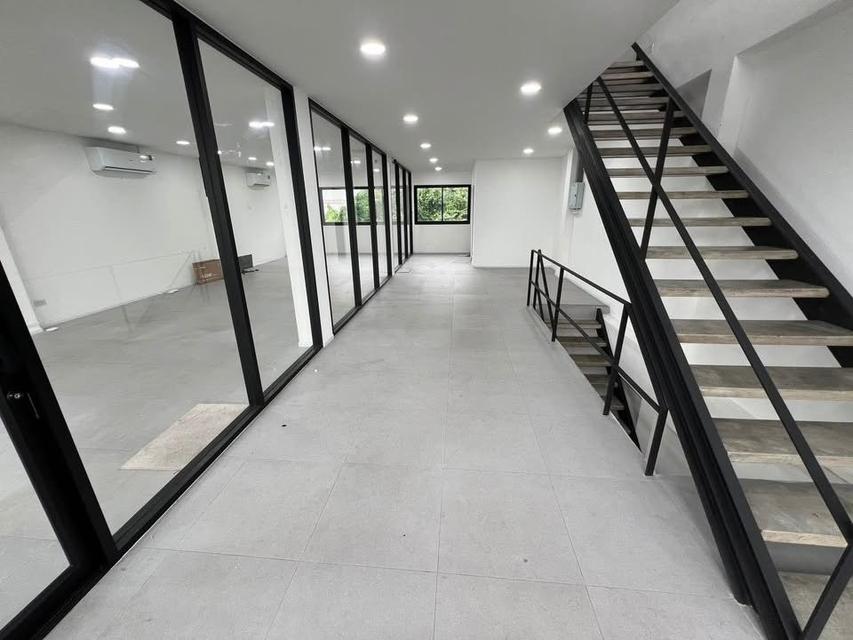 ให้เช่าอาคารสำนักงาน 3 ชั้นครึ่ง ซอยบางนา ตราด13 ใกล้เซ็นทรัลบางนา ใกล้ทางด่วนบางนา ที่จอดรถ 3 คัน เหมาะทำ Office สำนักงาน