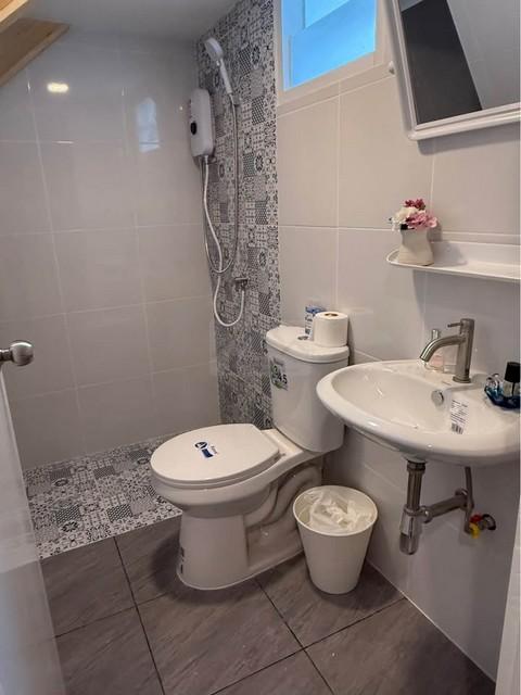 ให้เช่าบ้านเดี่ยว 2 ชั้น 88 ตรม. 2 ห้องนอน ซอยศรีด่าน 1-1 ใกล้ MRT สายสีเหลือง สถานีศรีแบริ่ง 2 นาที 8