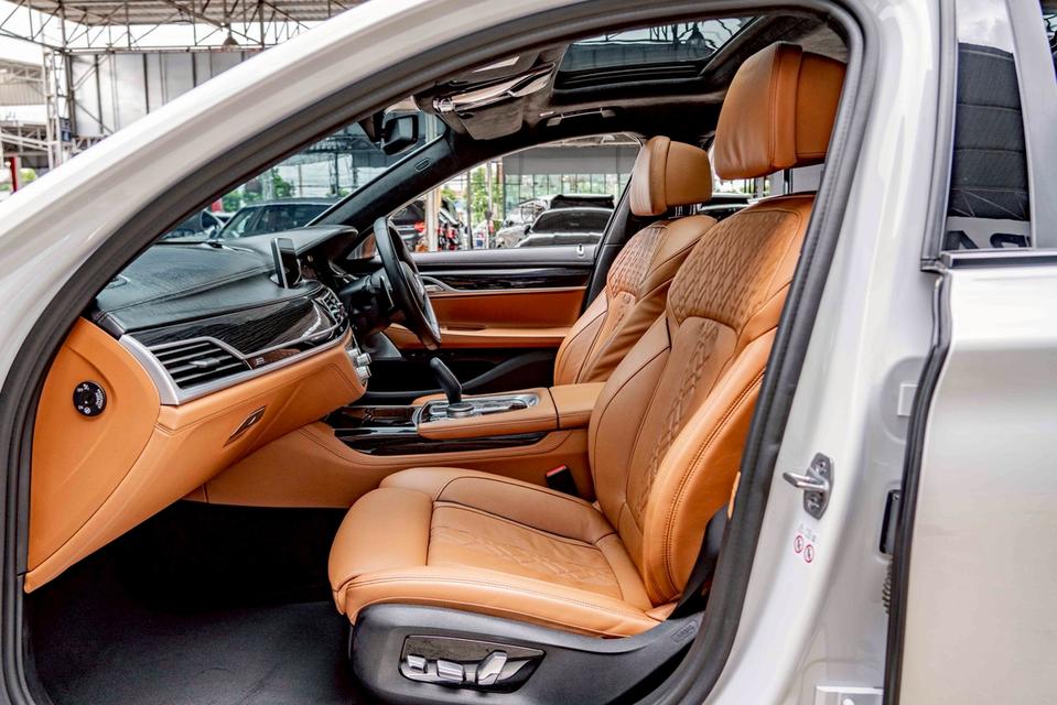 รหัสรถ NP2361 BMW 745Le XDRIVE M SPORT 2020 14