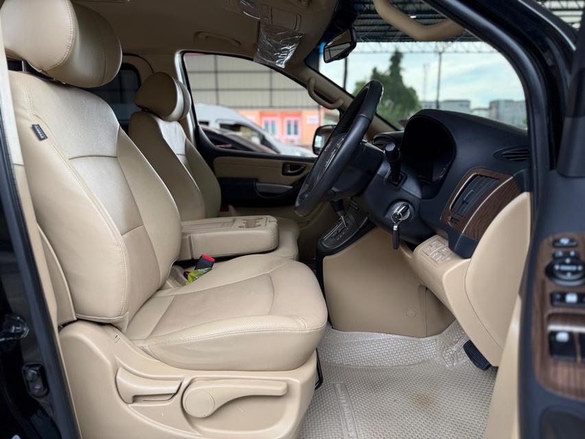 ขาย Hyundai H1 2.5Deluxe ปี20 12