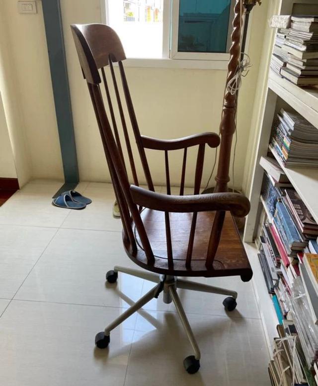 เก้าอี้ไม้พนักสูง 3