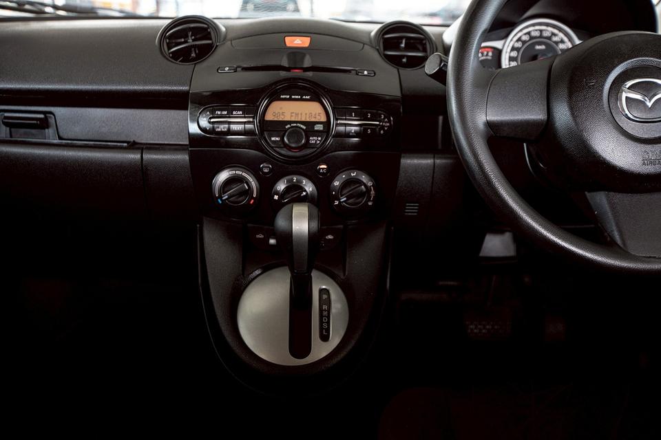 Mazda2 1.5 Groove Sport ปี 2013 สีเทา มือเดียวป้ายแดง 18