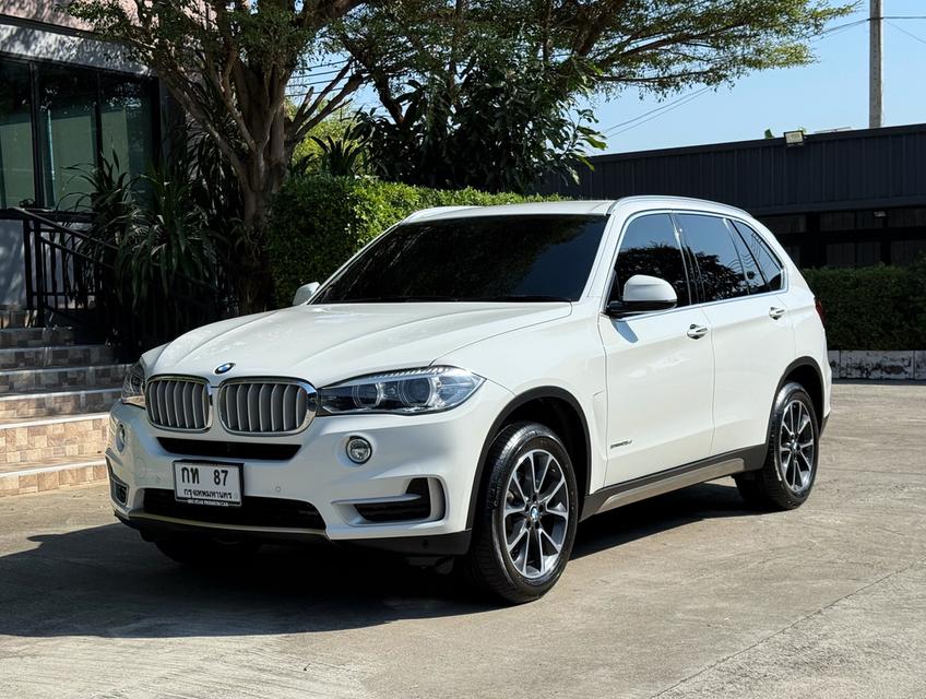 2016 BMW X5 25D รถออกศูนย์ BMW THAILAND รถวิ่งน้อย สภาพสมบูรณ์ เข้าศูนย์ทุกระยะ ไม่เคยมีอุบัติเหตุครับ 4