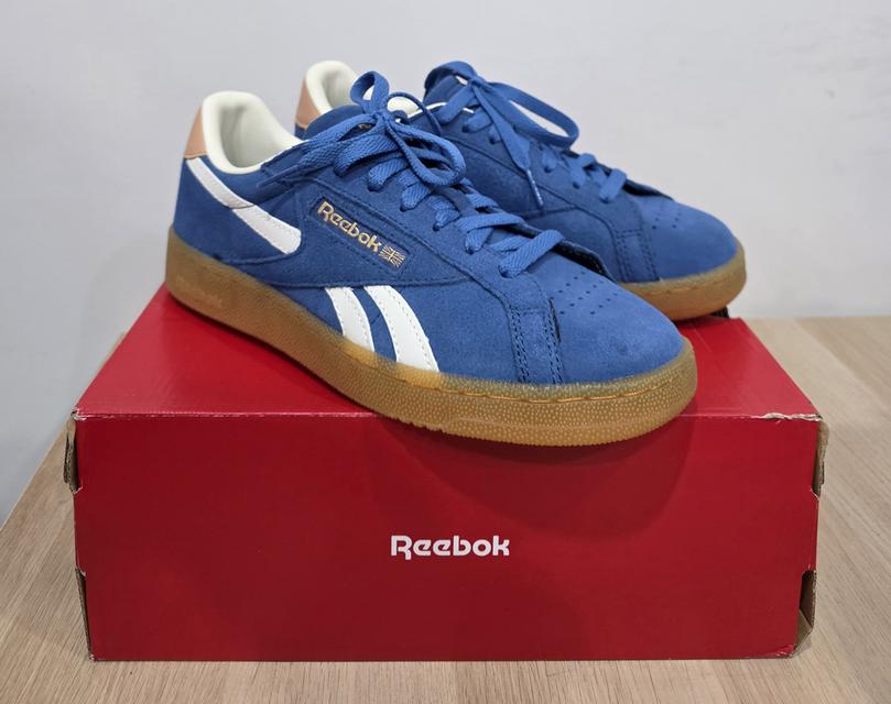 รองเท้า Reebok รุ่น Club C Grounds UKขนาด : Unisex UK6/Eur39/CM25M7/W8.5👉 ดีเทล : สีน้ำเงิน ↔ สภาพ : มือหนึ่ง ไม่ผ่านการใช้งาน✅ ️ราคา 700 บาท รวมส่ง