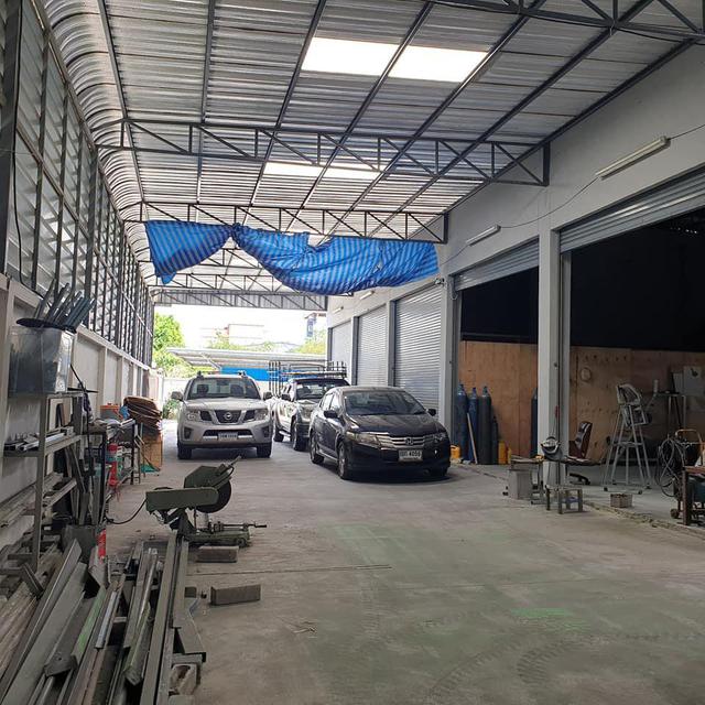 ขายบ้านพร้อมโกดัง เนื้อที่ 256 ตรว.ย่านบางเสาธง ใกล้เยสบางพลี เหมาะทำโรงงาน 3