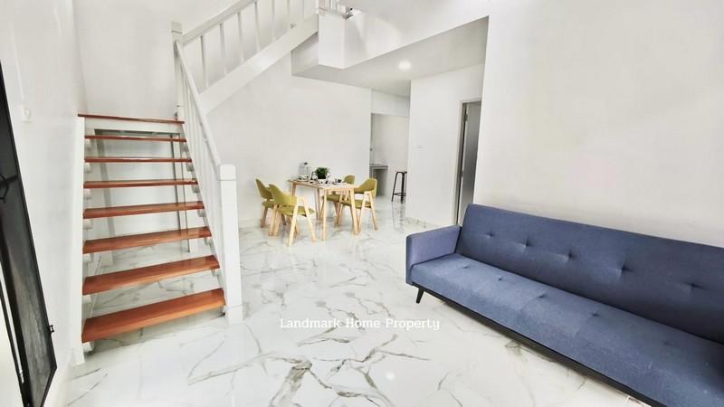 lN-035 ขายบ้านแฝด ม.วรารักษ์ คลองหลวง บ้านพร้อมอยู่ มีเฟอร์นิเจอร์ รีโนเวทใหม่ เนื้อที่ 26.7 ตรว 2นอน 1น้ำ 3