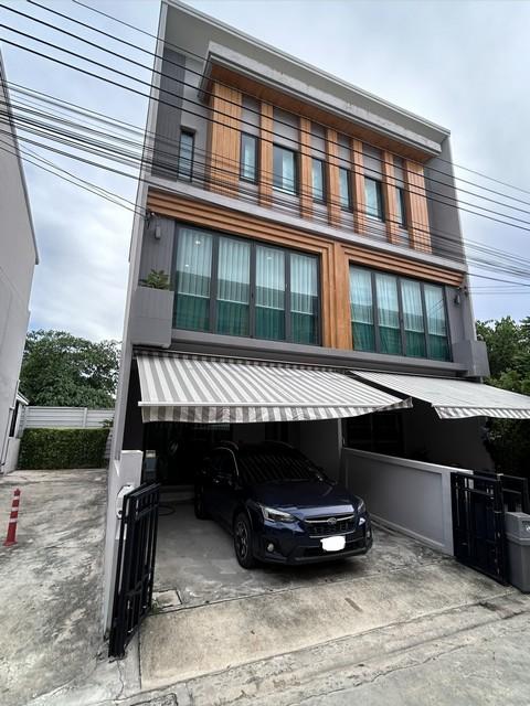 P692 ให้เช่าทาวน์โฮม 3 ชั้น โครงการ ไอเจ้นท์ พัฒนาการ EIGEN Pattanakarn ซอยอ่อนนุช 70/1 1