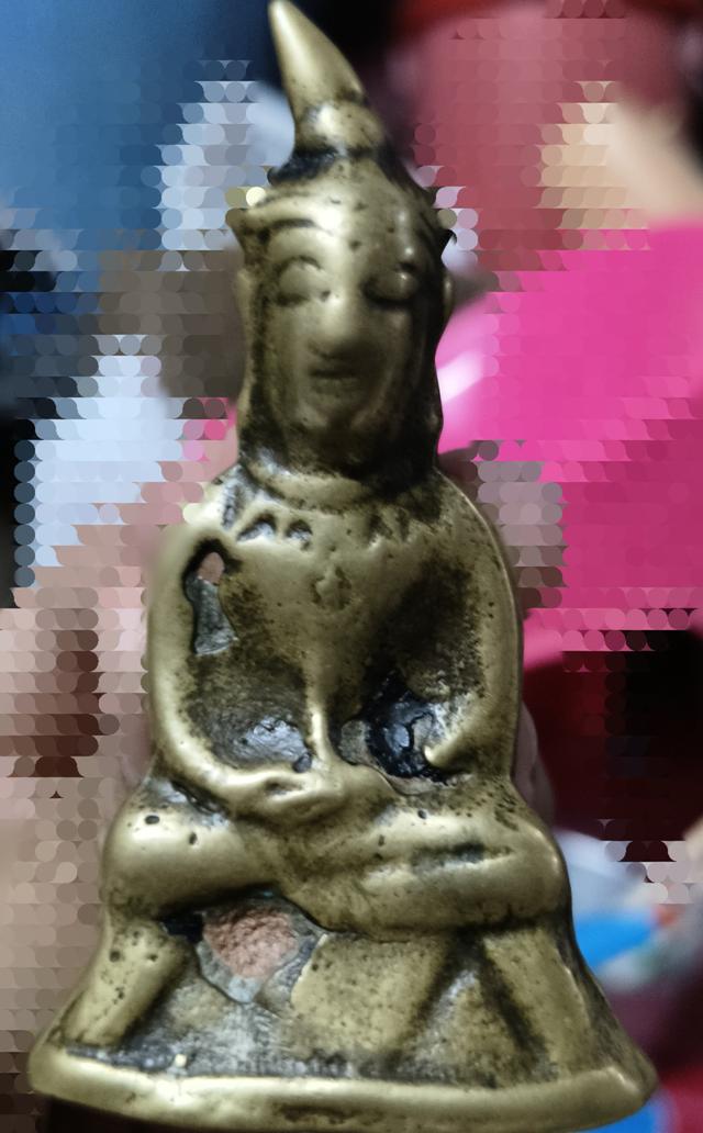 เช่น พระเครื่อง ของใช้ รองเท้า เสื้อ