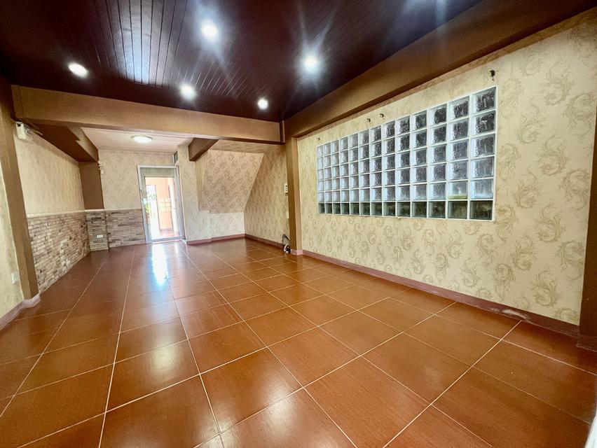 🏡 ขายอาคารพาณิชย์ โครงการฟ้าเคียงดาว จ.อ่างทอง อาคารพาณิชย์ 2.5 ชั้น จำนวน 2 คูหาติดกัน 8
