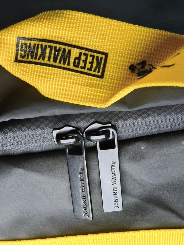 Johnnie Walker Black Yellow Water Resistance Duffle Travel Bag รูปที่ 10