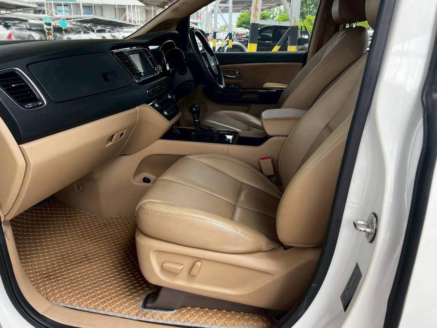 Kia Grand Canival 2.2EX (11ที่นั่ง) ปี 2015 จด 2017 สีขาว รูปที่ 8