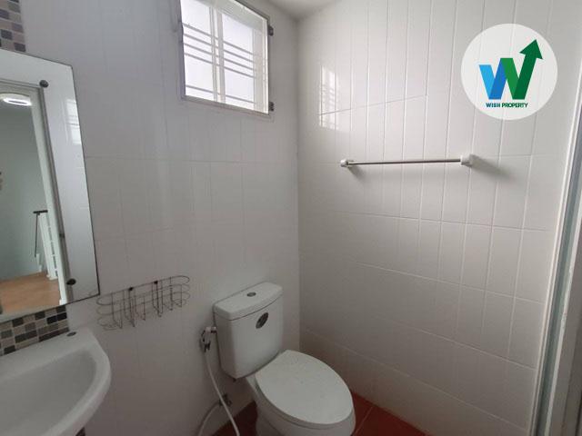 ขายถูกบ้านหลังริม เดอะคอนเนค นวมินทร์  พร้อมเฟอร์ ที่จอดรถ 3 คันในบ้าน  ใกล้เดอะพรอมานาด ใกล้โรงเรียนสตรีวิทยา 2 ใกล้ม.เกษตรศาสตร์ 6