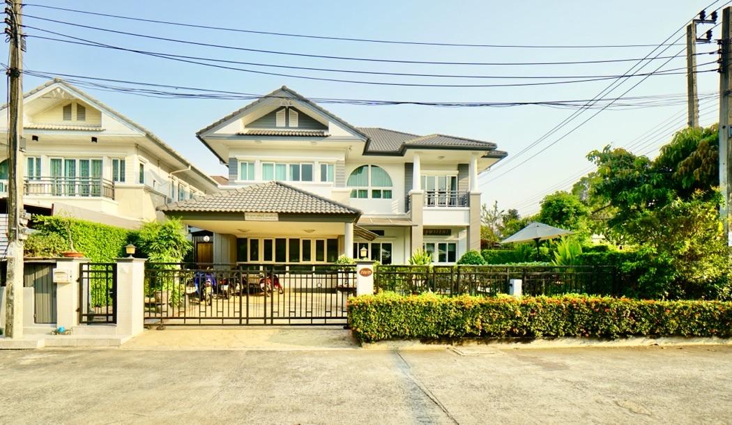  ขายบ้านเดี่ยวหรู เมอร์ราญา เพลส 99 ตร.วา 260 ตร.ม. หลังมุมหน้าโครงการ ตกแต่งบิวท์อิน สวนสวย+น้ำตก ใกล้แฟชั่นฯ & ทางด่วน 1