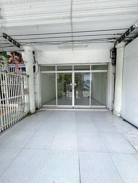 รร.นานาชาติเกาหลี2.4 กม.MRT ลาดปลาเค้า 600ม.ให้เช่าอาคารใหม่มาก 3 ชั้น 26 ตร.วา. 312 ตร.ม. เหมาะกับการค้าขาย เซ็นทรัลราม 2