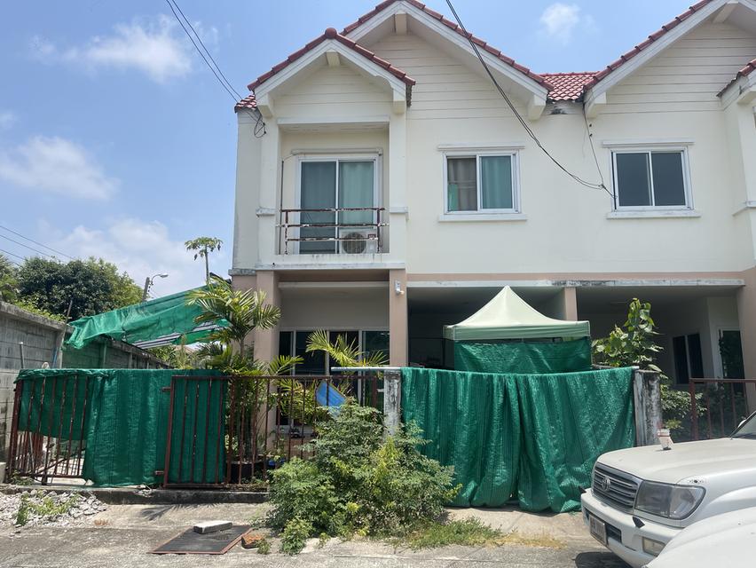 ขายบ้านทาว์นโฮม แปลงพื้นที่ดินบ้านหลังเดียวที่ใหญ่ที่สุดในหมู่บ้าน หลังริมสุด 80.9ตารางวา 3ห้องนอน2ห้องน้ำ ราคาพูดคุยกันได้ พร้อมโอน