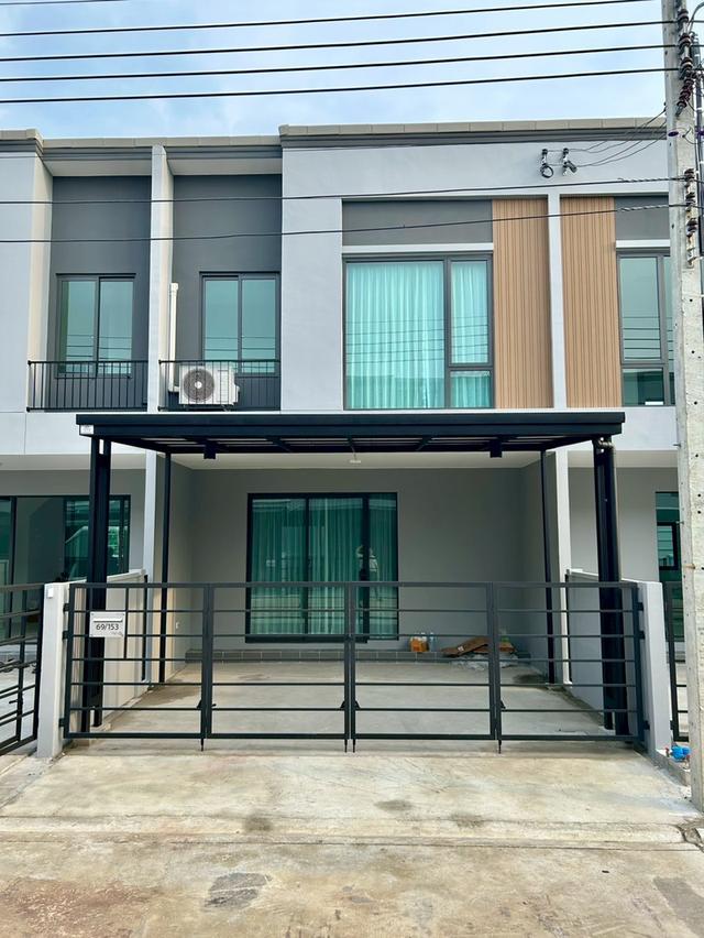 ให้เช่าถูกทาวน์โฮม 2 ชั้น หมู่บ้าน พลีโน่ สุขุมวิท-บางนา 2 ขนาด 18 ตรว. 3 นอน 2 น้ำ  บ้านสวย  พร้อมเฟอร์นิเจอร์  ใกล้ BTS บางนา 1