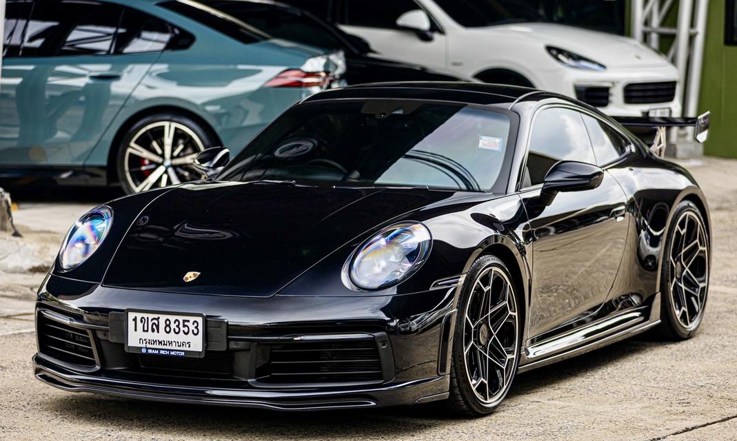 Porsche 911 Carrera S (992)