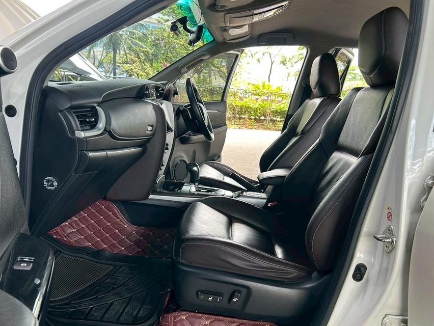 🔥 เครดิตดี ฟรีดาวน์  Toyota Fortuner 2.4 V 4WD AT ปี 2019 รูปที่ 18