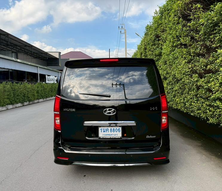 HYUNDAI H-1 2.5DELUXE AT ปี 2021 สีดำรถบ้านสีเดิมทั้งคันสวยมาก เข้าศูนย์ตลอด ประวัติดีมาก มือเดียวออกห้าง  7