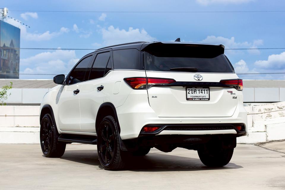 2017 Toyota Fortuner 2.8 trd 6
