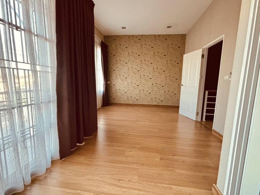 ให้เช่าทาวน์โฮม 3 ชั้น โกลเด้นทาวน์ ซ.นวมินทร์ 42 แยก 27 ,ซ.เกษตรนวมินทร์ 48, 5 ห้องนอน 4 ห้องน้ำ ต่อเติมครบ ไซส์ใหญ่ที่สุดในโครงการ 11