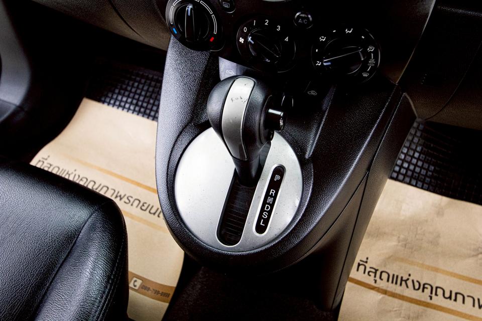 MAZDA  2 1.5 Groove Sports 2012  13