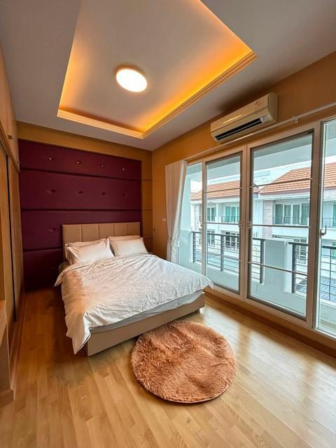 ให้เช่าทาวน์โฮม 3 ชั้น 20 ตร.ว. หมู่บ้านกลางเมือง S-Sense ซอยประดิษฐ์มนูญธรรม 3 8