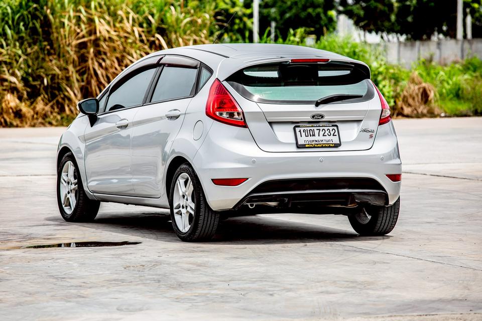 Ford Fiesta 1.5 Sport 5 ประตู สีเทา เกียร์ออโต้ ปี 2010 สวย สภาพดี  7