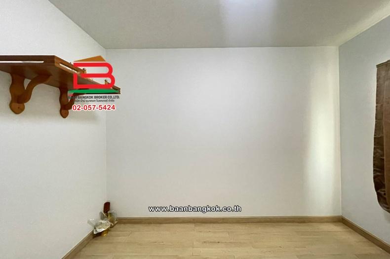 บ้านแฝด เนื้อที่ 35.8 ตร.ว. เดอะ วิลเลจ รังสิต-วงแหวน The Village Rangsit-Wongwaen ถนนรังสิต-นครนายก ตำบลลาดสวาย อำเภอลำลูกกา ปทุมธานี 13