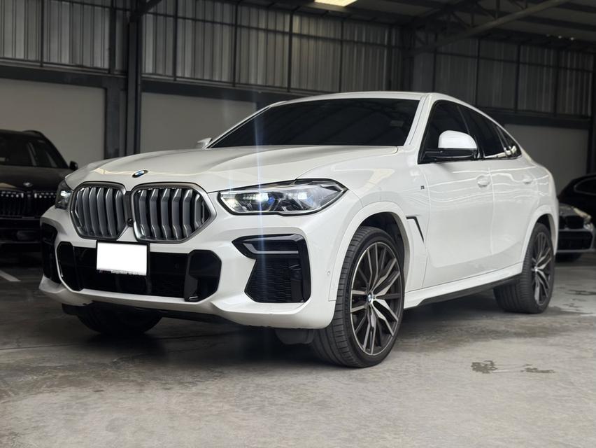 2022 BMW X6 40i M Sport 
