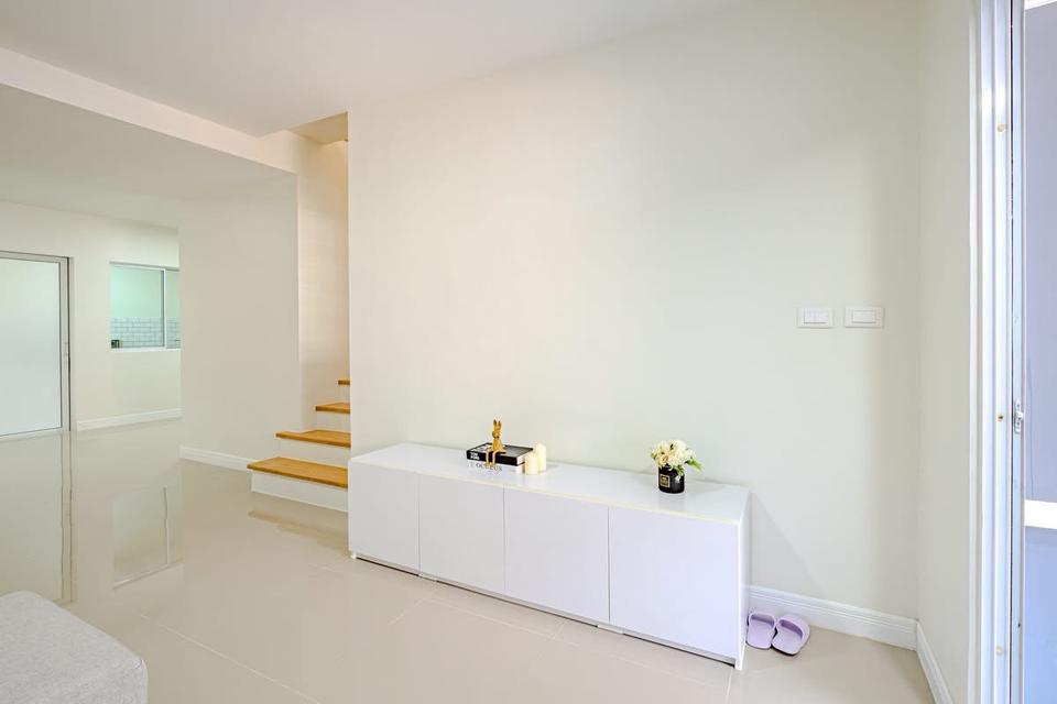 ขายทาวน์เฮาส์ พฤกษาวิลล์ 53/1 ซ.สะแกงาม 14 แสมดำ บางขุนเทียน พระราม2 รีโนเวทใหม่ พรัอมเฟอร์ รายละเอียดทรัพย์:พฤกษาวิลล์ 53/1 ทาวน์เฮาส์ 2 ชั้น ราคาขาย 5