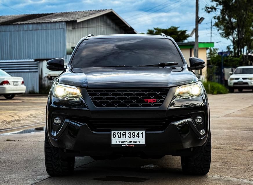 Toyota Fortuner 2.4V ปี18 2